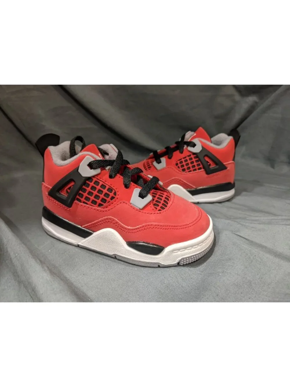 Nike Toddler Air Jordan Retro 4 Red and Black Size 5c NEW IN BOX